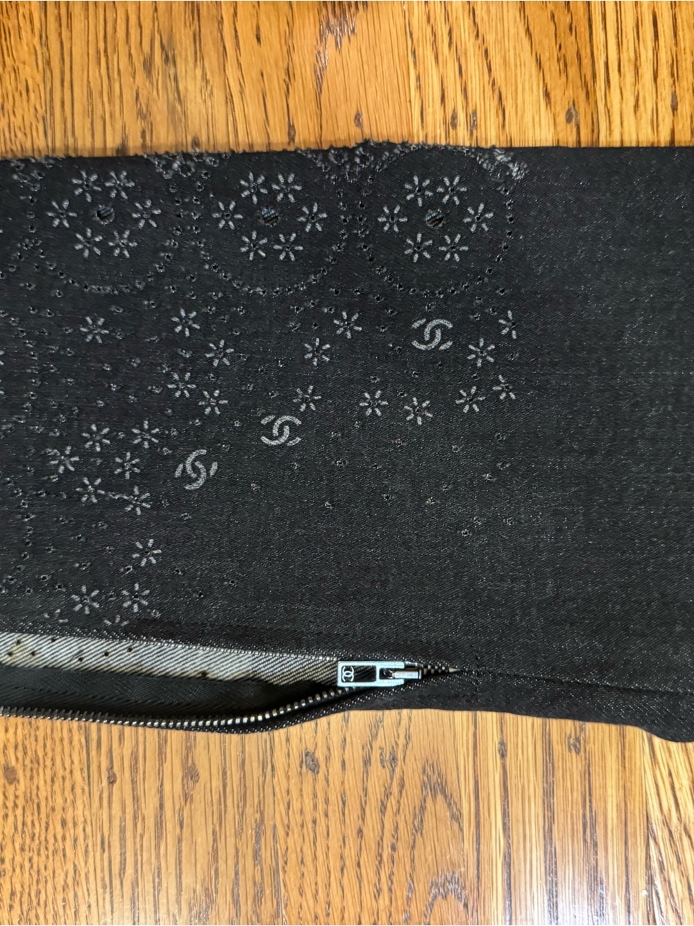 CHANEL Eyelet Hem Zip Ankle Jeans FR 38 - Picture 6 of 8